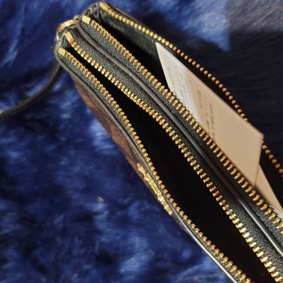 Coach Wallet - Picture 10 of 11